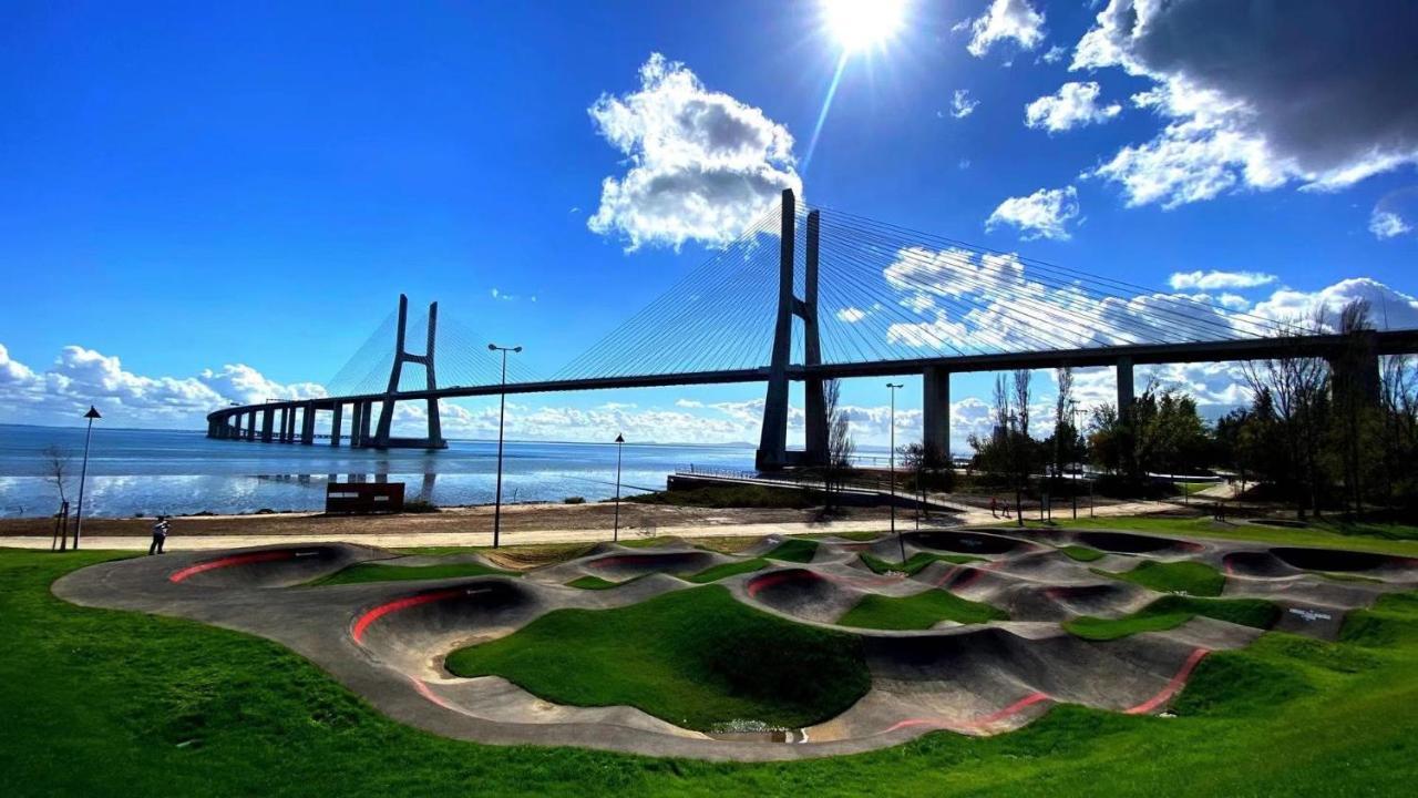 Bom Dia Parque Nacoes Lisboax Lissabon